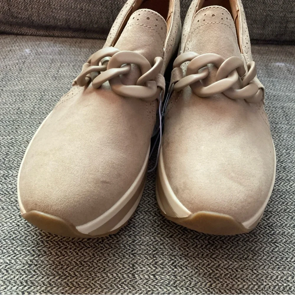 Size 11 Fits like 10-10.5 Mad Love Beige Chain Detail Wedge Loafers